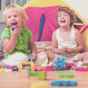 Városi Humánsegítő és Szociális Szolgálat | Információk Játszó gyerekek.