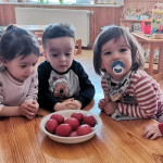 Városi Humánsegítő és Szociális Szolgálat | Húsvétolás a Bölcsődében Városi Humánsegítő és Szociális Szolgálat | Húsvétolás a Bölcsődében