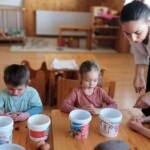 Városi Humánsegítő és Szociális Szolgálat | Húsvétolás a Bölcsődében Városi Humánsegítő és Szociális Szolgálat | Húsvétolás a Bölcsődében