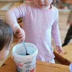 Városi Humánsegítő és Szociális Szolgálat | Húsvétolás a Bölcsődében Városi Humánsegítő és Szociális Szolgálat | Húsvétolás a Bölcsődében