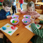 Városi Humánsegítő és Szociális Szolgálat | Madarak és fák napja a Bölcsődében Városi Humánsegítő és Szociális Szolgálat | Madarak és fák napja a Bölcsődében