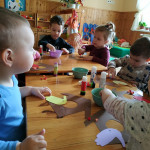 Városi Humánsegítő és Szociális Szolgálat | Madarak és fák napja a Bölcsődében Városi Humánsegítő és Szociális Szolgálat | Madarak és fák napja a Bölcsődében