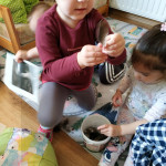 Városi Humánsegítő és Szociális Szolgálat | Madarak és fák napja a Bölcsődében Városi Humánsegítő és Szociális Szolgálat | Madarak és fák napja a Bölcsődében