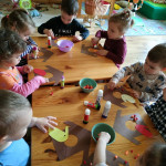 Városi Humánsegítő és Szociális Szolgálat | Madarak és fák napja a Bölcsődében Városi Humánsegítő és Szociális Szolgálat | Madarak és fák napja a Bölcsődében