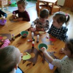 Városi Humánsegítő és Szociális Szolgálat | Madarak és fák napja a Bölcsődében Városi Humánsegítő és Szociális Szolgálat | Madarak és fák napja a Bölcsődében
