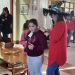 Városi Humánsegítő és Szociális Szolgálat | Galéria Farsangi mulatság a Családsegítő Szolgálatnál.