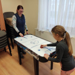 Városi Humánsegítő és Szociális Szolgálat | Galéria Léghokizó felnőtt és gyermek.