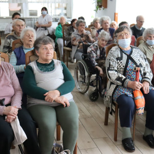 Városi Humánsegítő és Szociális Szolgálat | Galéria Előadást néző közönség.