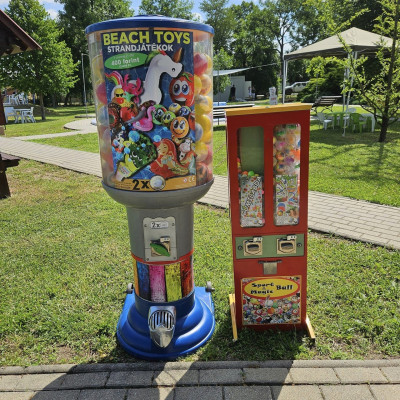 Városi Humánsegítő és Szociális Szolgálat | Kálmán Fürdő Gyerek játék automaták a strandon.